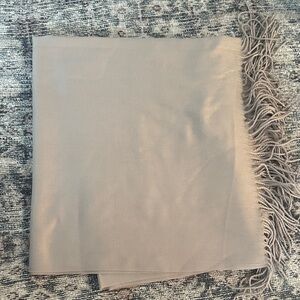 Elegant Beige Scarf with Fringe